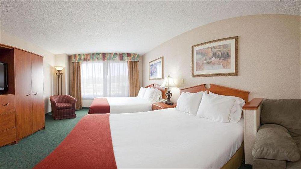 Holiday Inn Express & Suites Vermillion, An Ihg Hotel Exterior photo