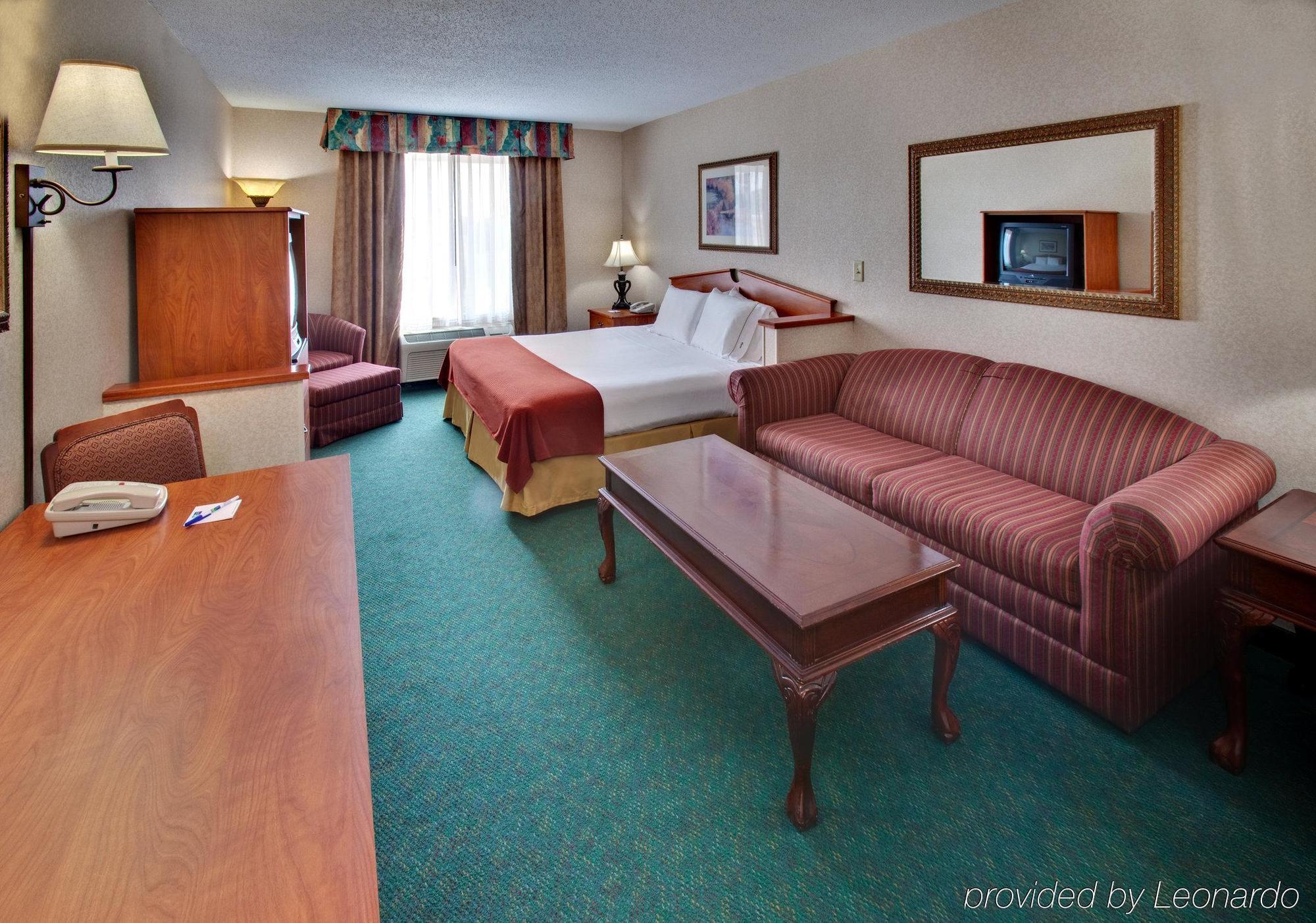 Holiday Inn Express & Suites Vermillion, An Ihg Hotel Room photo